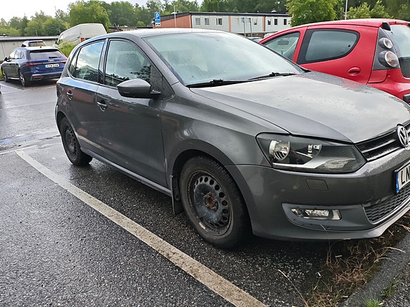 Volkswagen Polo 2 of 5