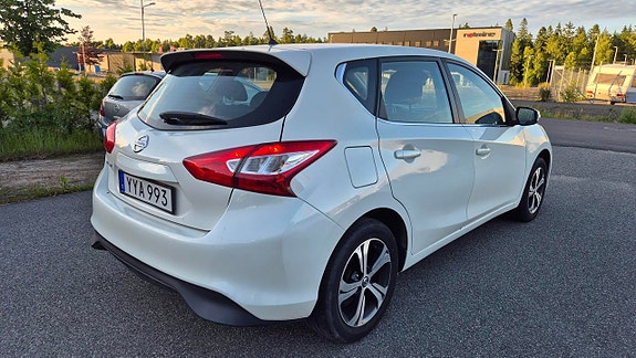 Nissan Pulsar 4 of 5