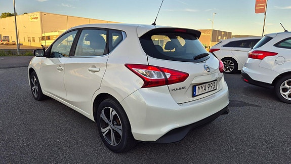 Nissan Pulsar 3 of 5