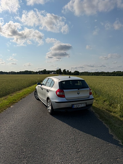 BMW 116i 4 of 5