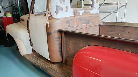 Ford F-100 2 of 5