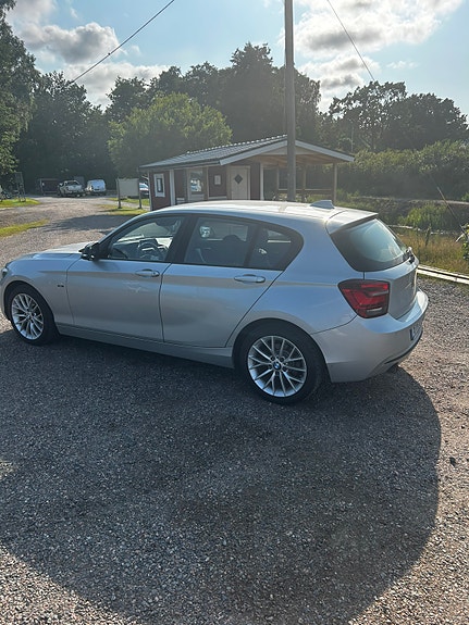 BMW 118d 4 of 5