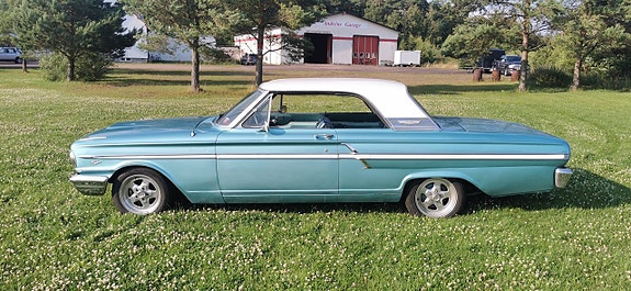 Ford Fairlane 8 of 15