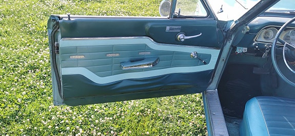 Ford Fairlane 9 of 15