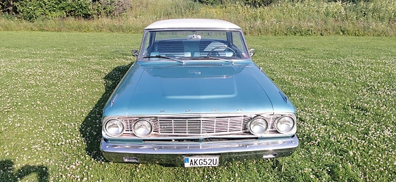 Ford Fairlane 2 of 5