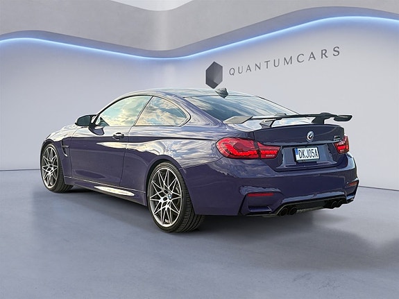 BMW M4 3 of 5