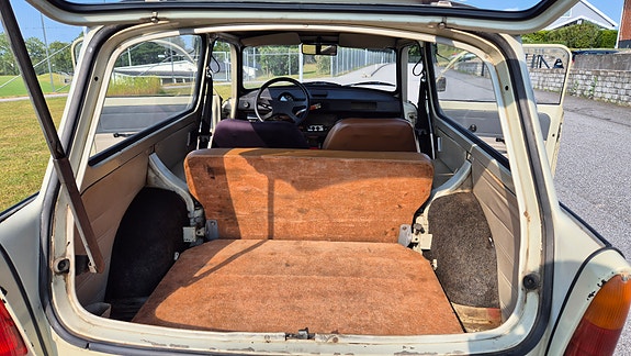 Trabant Universal 17 of 19