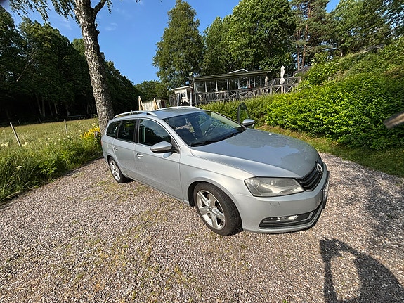 Volkswagen Passat 3 of 9