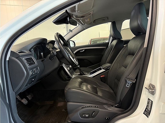 Volvo V70 4 of 5