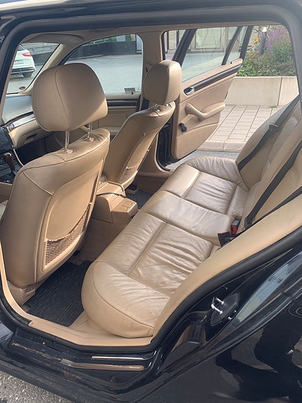 BMW 320i 9 of 13