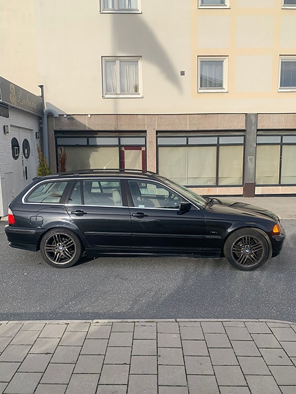 BMW 320i 6 of 13