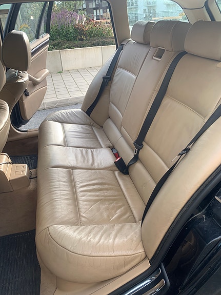 BMW 320i 10 of 13