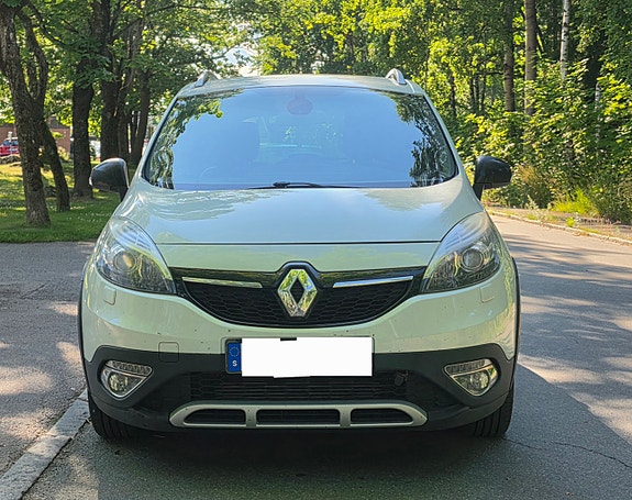 Renault Scenic XMod 3 of 5