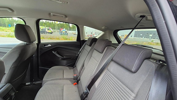 Ford C-Max 9 of 12