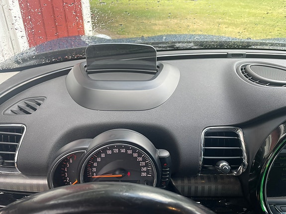 MINI Cooper 14 of 21
