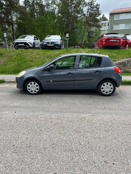 Renault Clio 2 of 3
