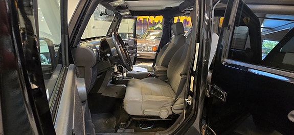 Jeep Wrangler Unlimited 8 of 11