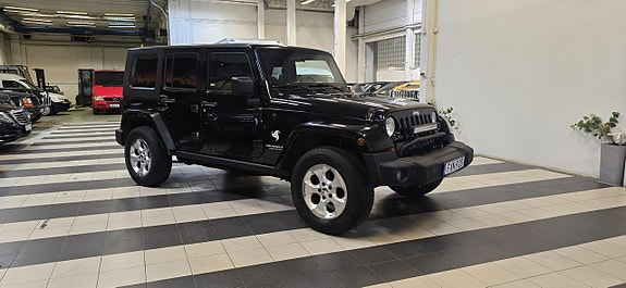 Jeep Wrangler Unlimited 3 of 5