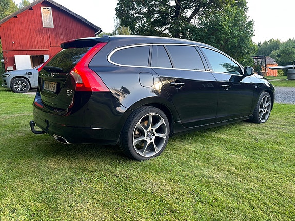 Volvo V60 3 of 5