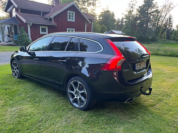 Volvo V60 4 of 5