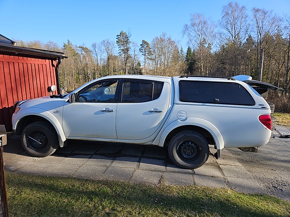 Mitsubishi L200 2 of 3