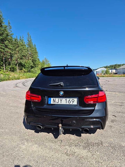 BMW 330d 3 of 11