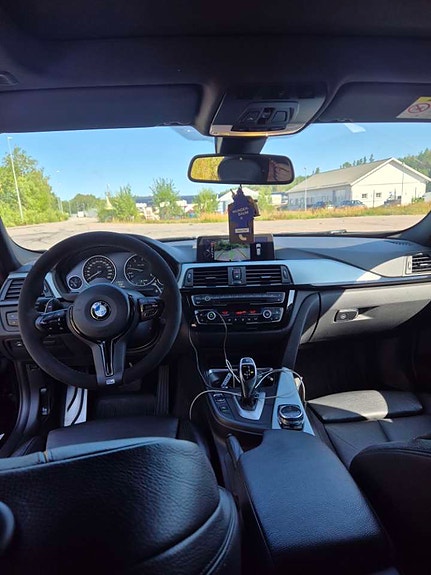 BMW 330d 8 of 11