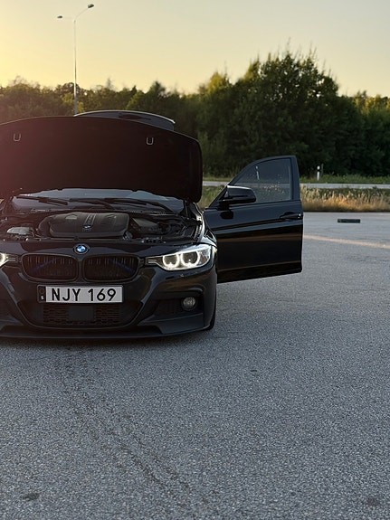 BMW 330d 6 of 11