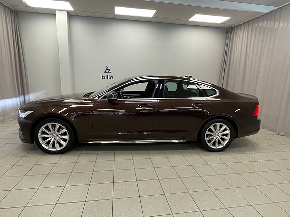 Volvo S90 2 of 5
