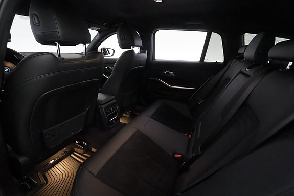 BMW 330e 19 of 30