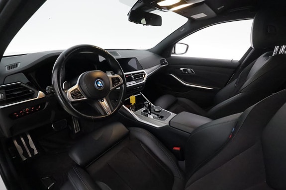 BMW 330e 13 of 30