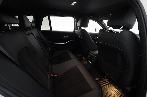 BMW 330e 20 of 30