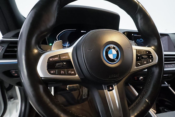 BMW 330e 17 of 30
