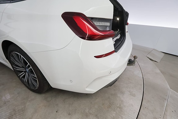 BMW 330e 7 of 30
