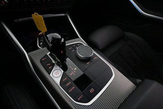 BMW 330e 21 of 30