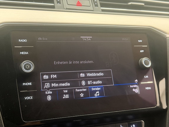 Volkswagen Passat 21 of 30