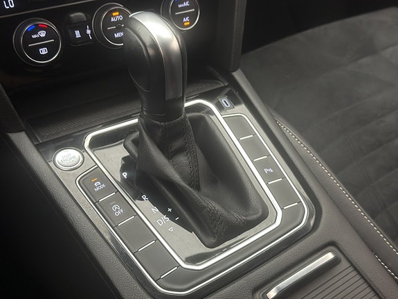 Volkswagen Passat 23 of 30