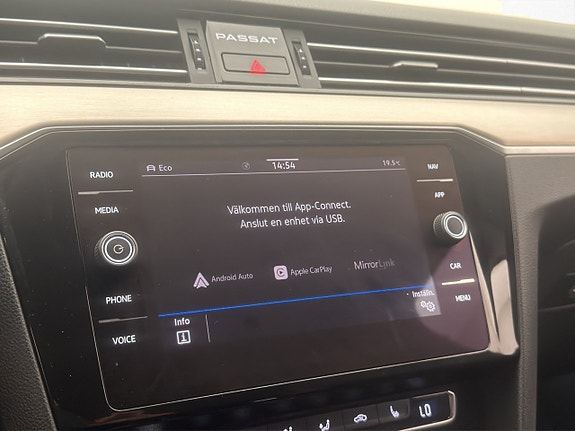 Volkswagen Passat 20 of 30