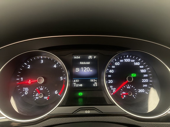 Volkswagen Passat 18 of 30