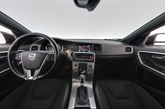 Volvo V60 12 of 28