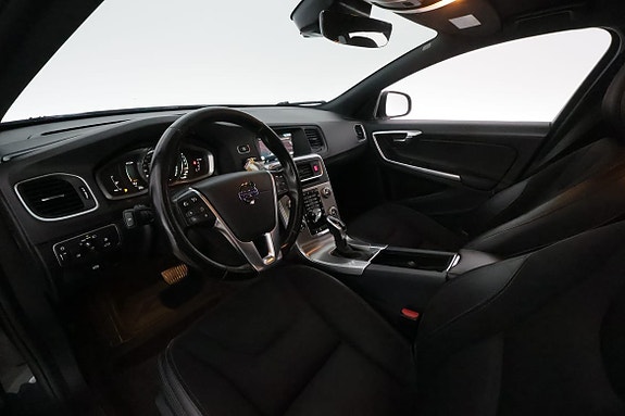 Volvo V60 11 of 28