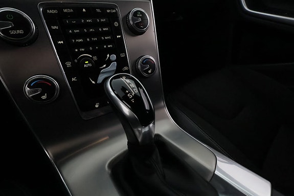 Volvo V60 19 of 28