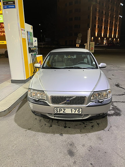 Volvo S80 2 of 5