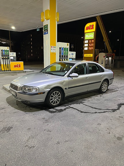 Volvo S80 3 of 5
