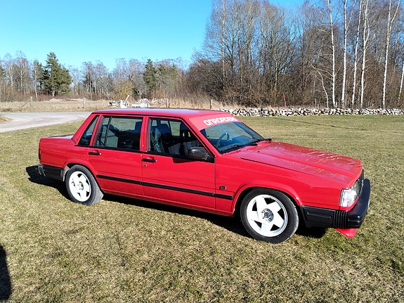 Volvo 740 2 of 4