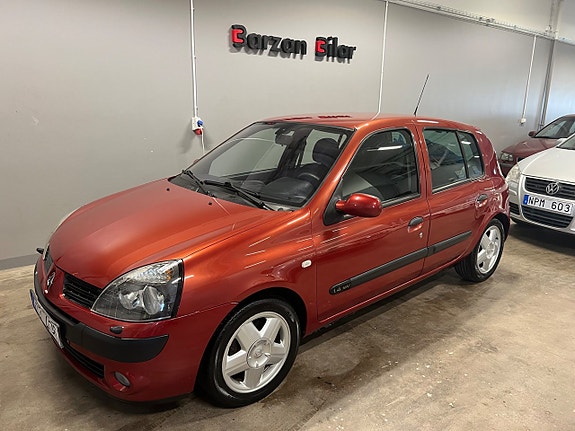Renault Clio 17 of 20