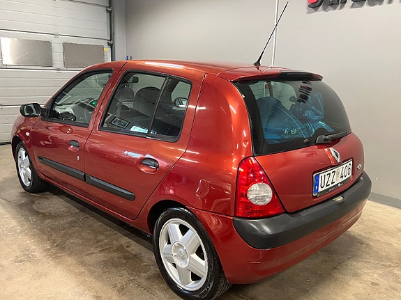 Renault Clio 11 of 20