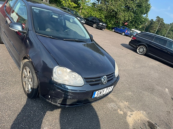 Volkswagen Golf V 4 of 4