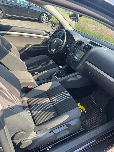 Volkswagen Golf V 3 of 4