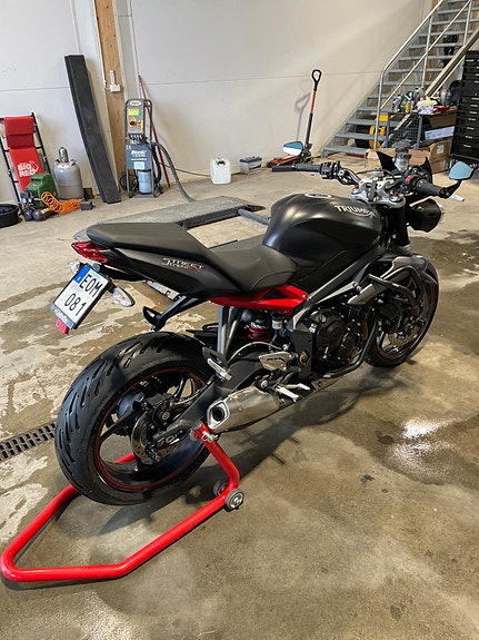 Triumph Street triple 675 R 3 of 4